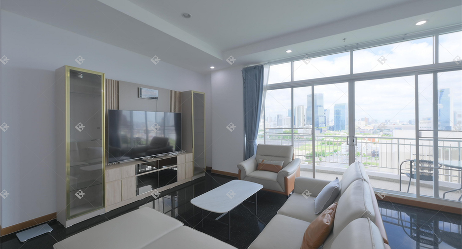 For rent 5 bedrooms condo in Huai Khwang, Bangkok