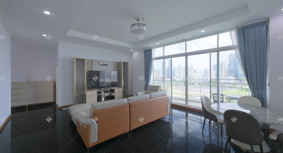 For rent 5 bedrooms condo in Huai Khwang, Bangkok
