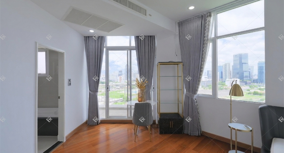 For rent 5 bedrooms condo in Huai Khwang, Bangkok