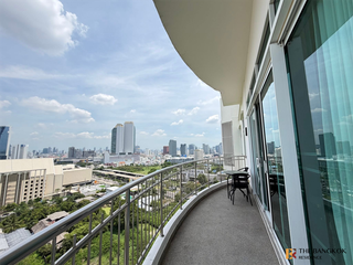 For rent 5 bedrooms condo in Huai Khwang, Bangkok