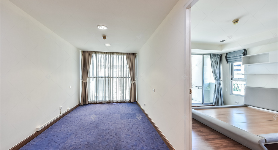 For rent 3 bedrooms condo in Watthana, Bangkok