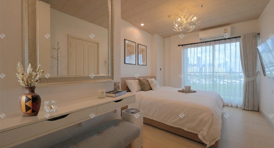 For rent 3 bedrooms condo in Huai Khwang, Bangkok