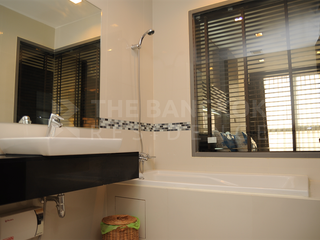 For rent 2 bedrooms condo in Ratchathewi, Bangkok