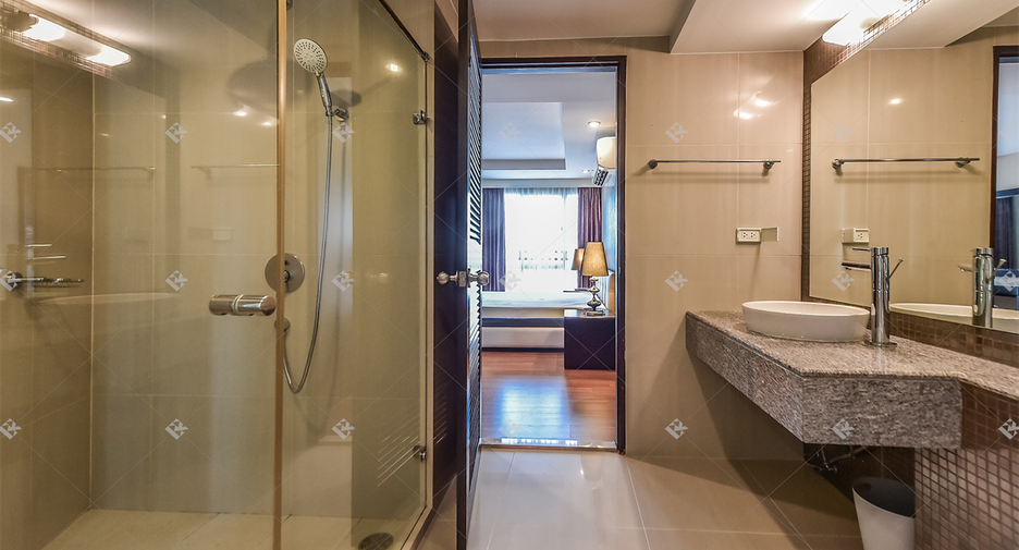 For rent 2 bedrooms condo in Watthana, Bangkok