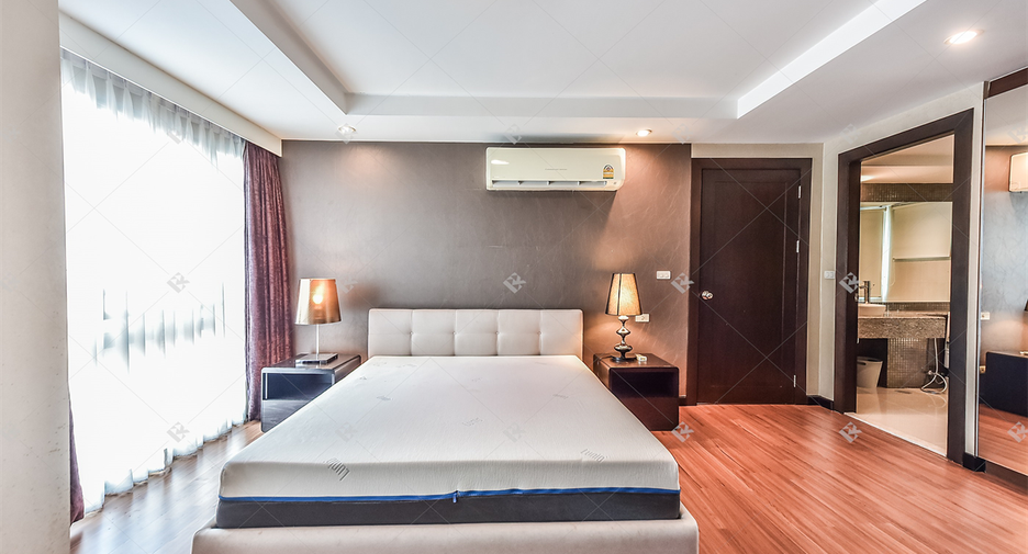 For rent 2 bedrooms condo in Watthana, Bangkok
