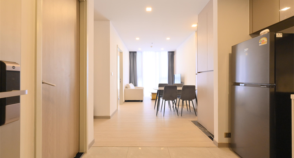 Condo en alquiler de 3 habitaciones en Huai Khwang, Bangkok
