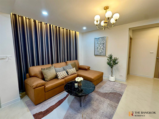 For rent 3 bedrooms condo in Huai Khwang, Bangkok