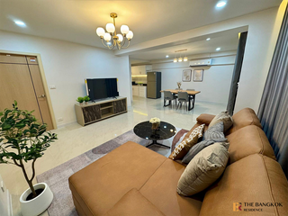 For rent 3 bedrooms condo in Huai Khwang, Bangkok