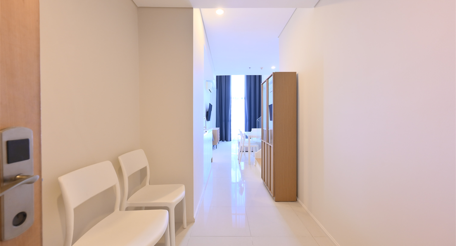 For rent 2 bedrooms condo in Watthana, Bangkok
