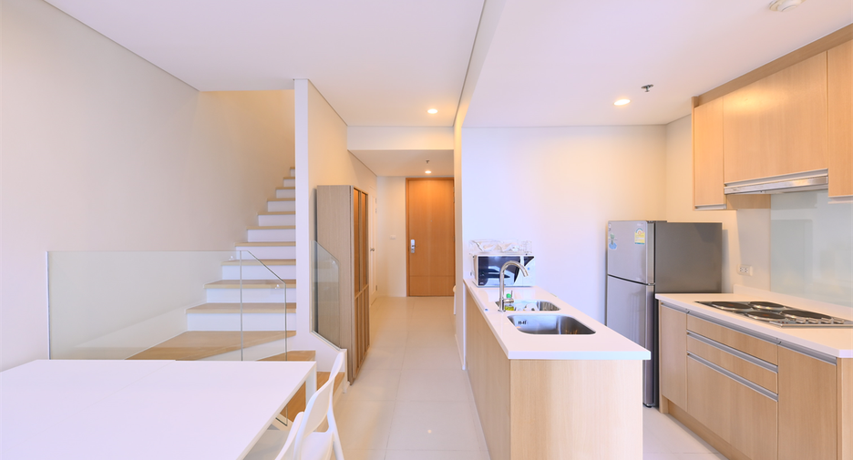 For rent 2 bedrooms condo in Watthana, Bangkok