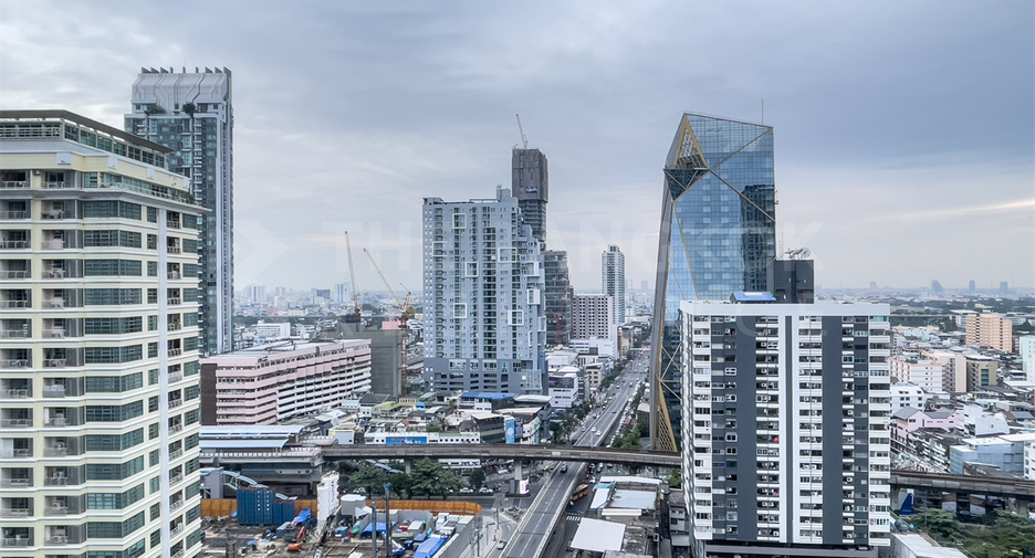 For rent 2 bedrooms condo in Ratchathewi, Bangkok