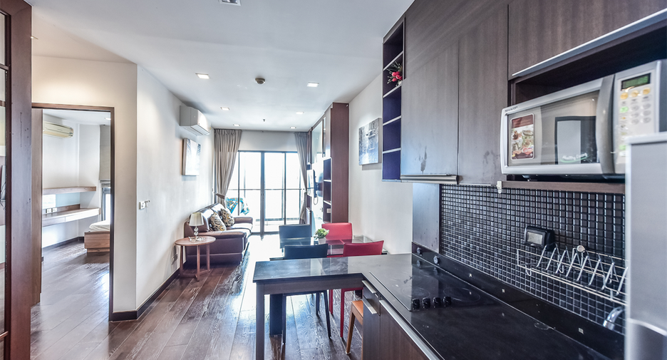 For rent 2 bedrooms condo in Ratchathewi, Bangkok