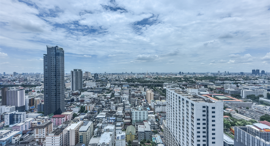 For rent 2 bedrooms condo in Ratchathewi, Bangkok