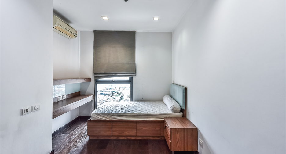 For rent 2 bedrooms condo in Ratchathewi, Bangkok