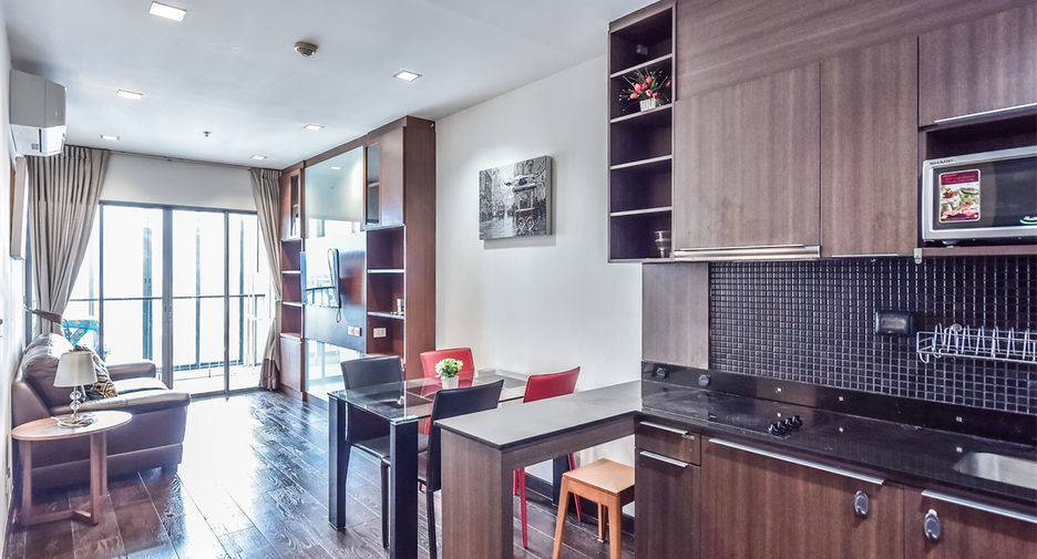 For rent 2 bedrooms condo in Ratchathewi, Bangkok
