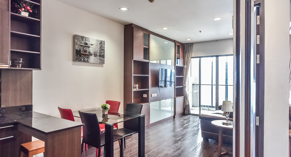 For rent 2 bedrooms condo in Ratchathewi, Bangkok