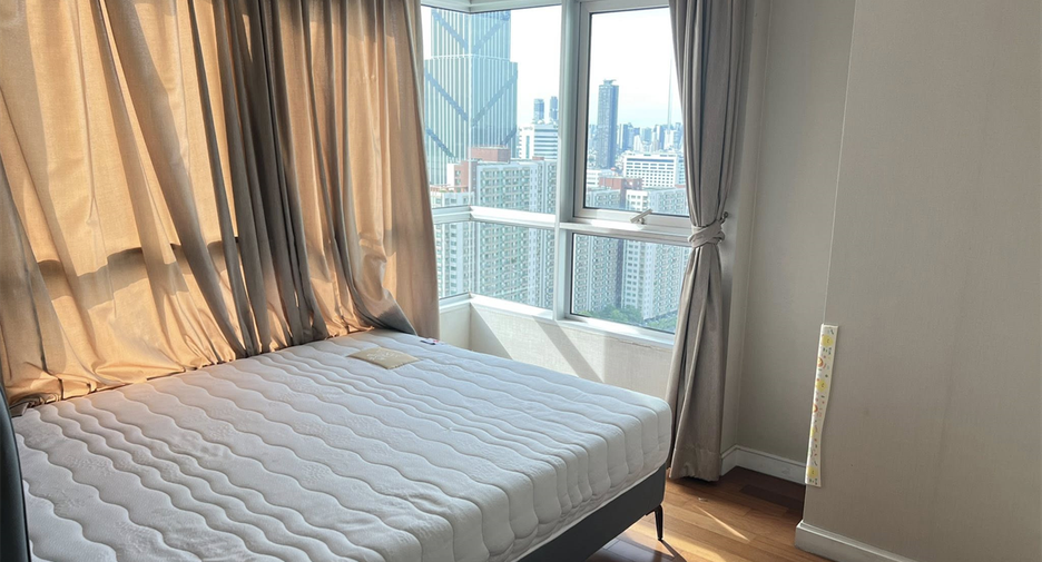 For rent 6 bedrooms condo in Huai Khwang, Bangkok