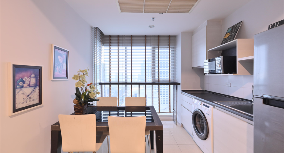 Condo en alquiler de 2 habitaciones en Huai Khwang, Bangkok