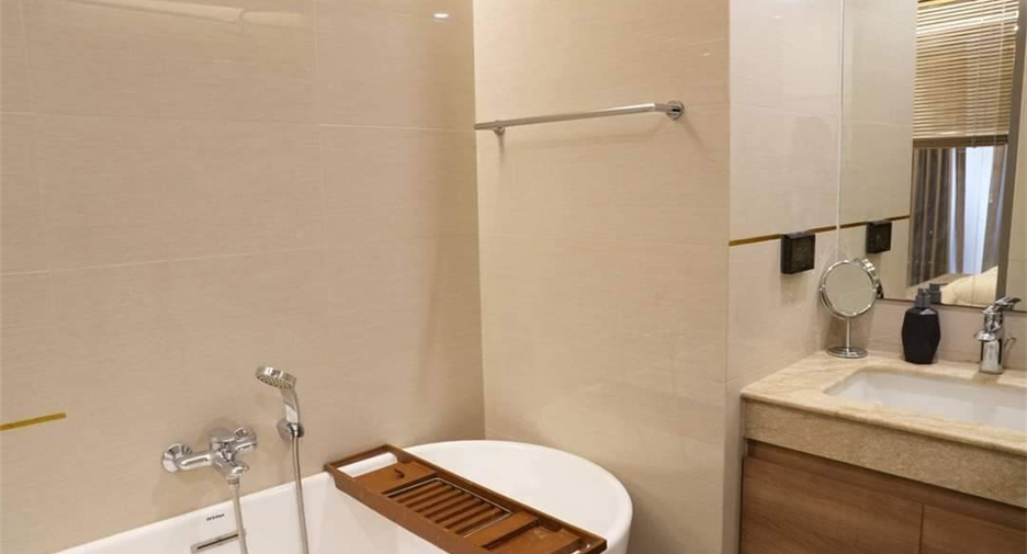 À louer 2 chambres condo à Huai Khwang, Bangkok