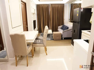 For rent 2 bedrooms condo in Huai Khwang, Bangkok