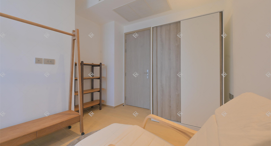 For rent 2 bedrooms condo in Huai Khwang, Bangkok