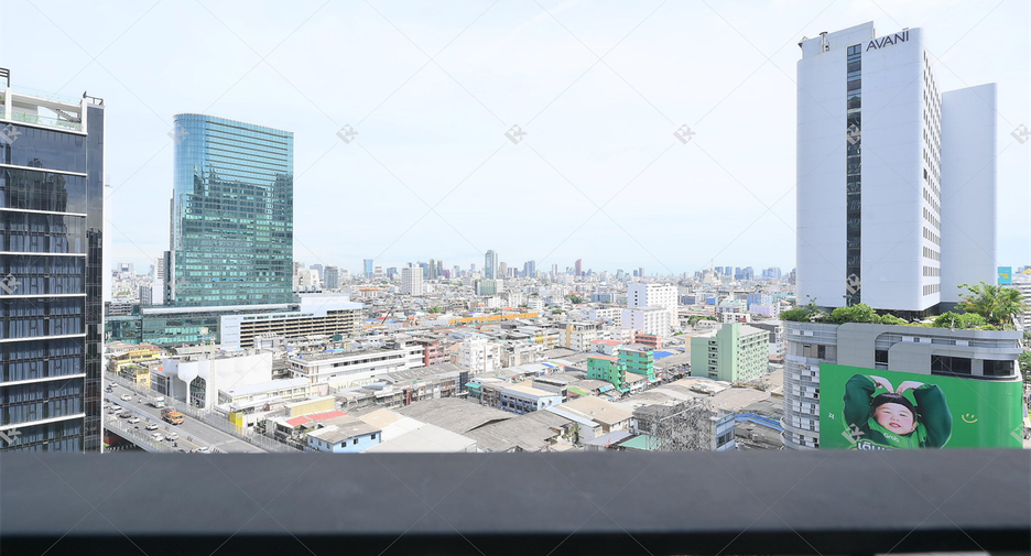 For rent 2 bedrooms condo in Huai Khwang, Bangkok