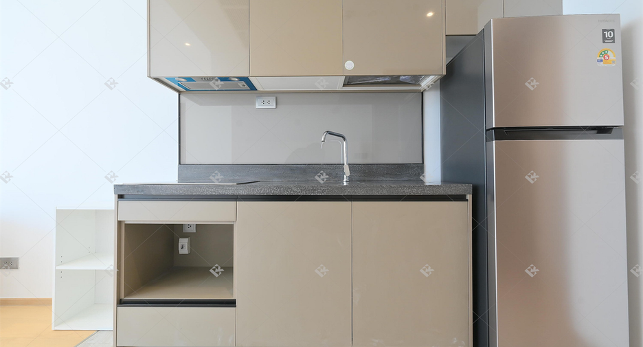 For rent 2 bedrooms condo in Huai Khwang, Bangkok