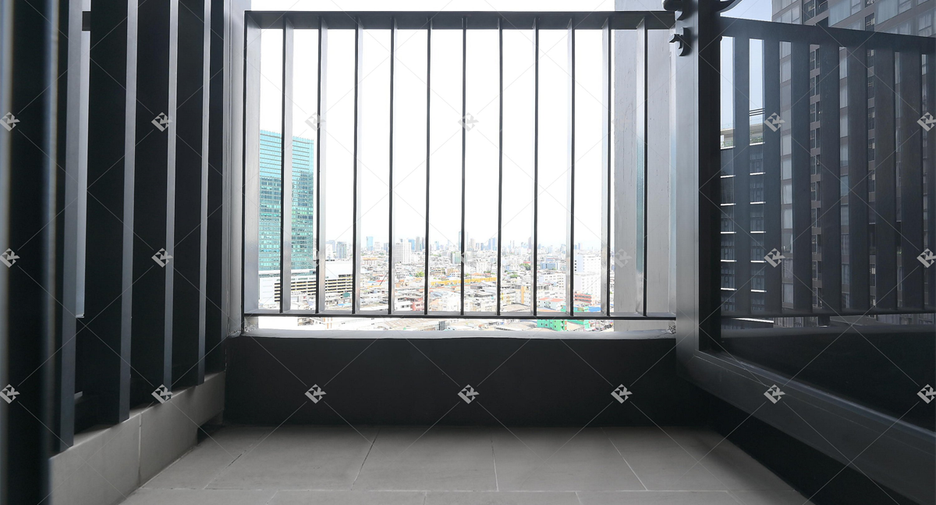 For rent 2 bedrooms condo in Huai Khwang, Bangkok