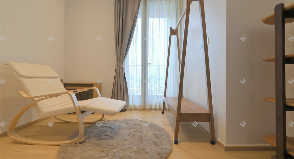 For rent 2 bedrooms condo in Huai Khwang, Bangkok
