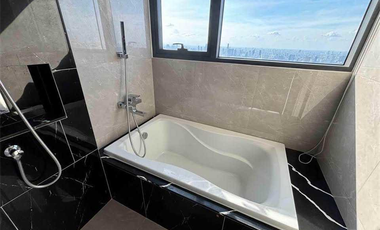 For rent 3 ベッドルーム condo in Huai Khwang, Bangkok