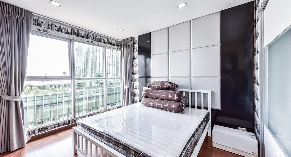 Wohnung zur Miete mit 2 Zimmer in Pathum Wan, Bangkok