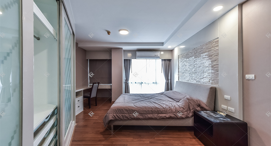 For rent 2 bedrooms condo in Watthana, Bangkok