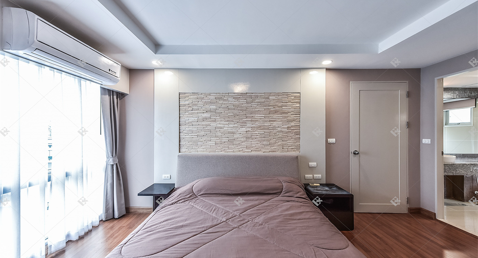 For rent 2 bedrooms condo in Watthana, Bangkok