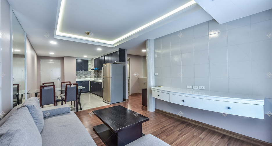 For rent 2 bedrooms condo in Watthana, Bangkok