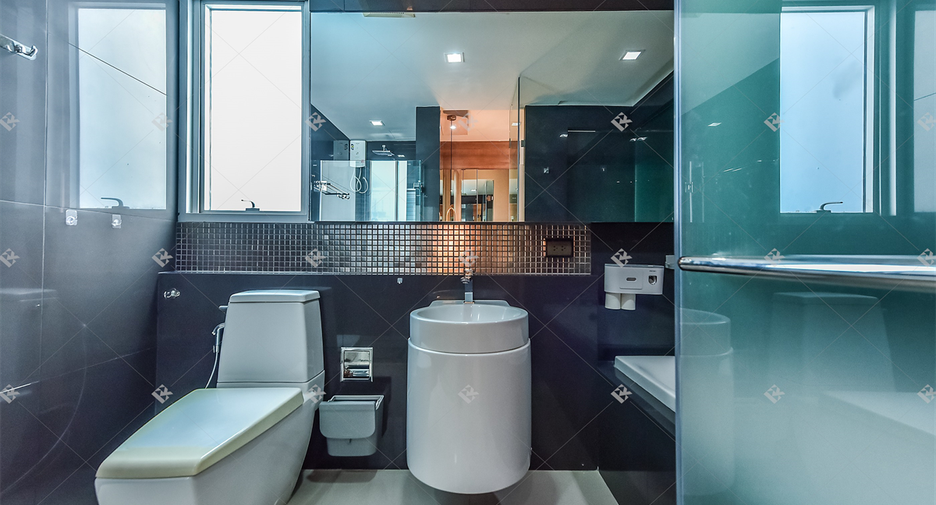 For rent 2 bedrooms condo in Phaya Thai, Bangkok