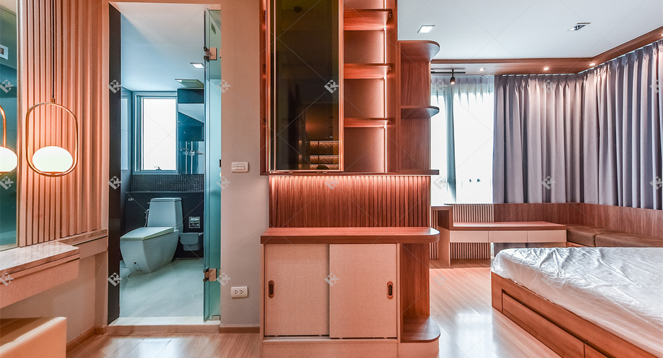 For rent 2 bedrooms condo in Phaya Thai, Bangkok