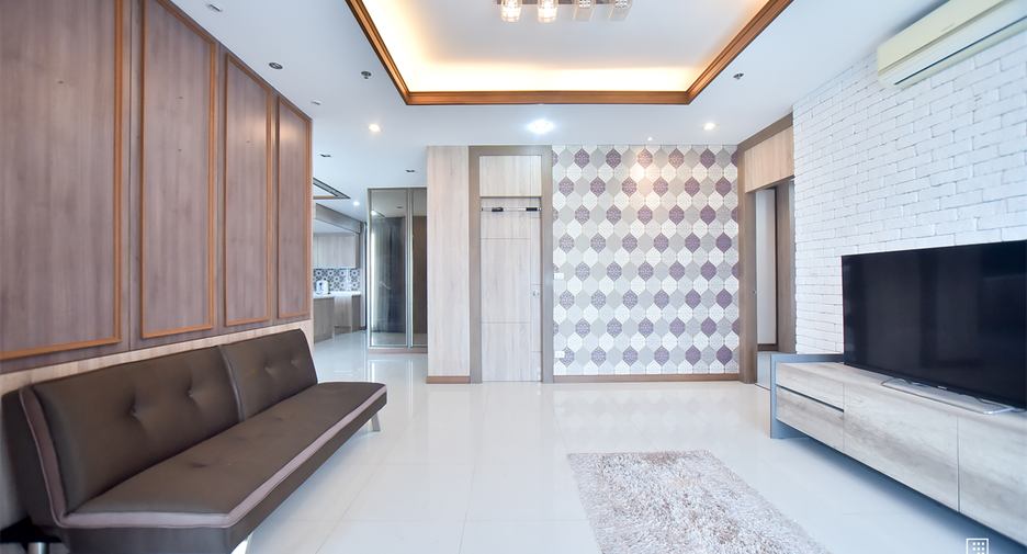 For rent 2 bedrooms condo in Watthana, Bangkok