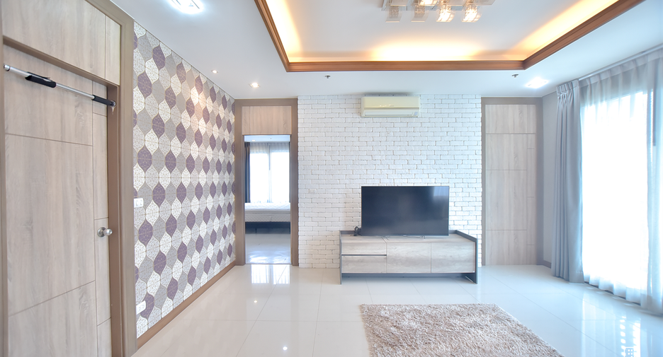 For rent 2 bedrooms condo in Watthana, Bangkok
