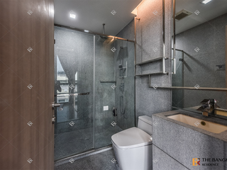 For rent 2 bedrooms condo in Pathum Wan, Bangkok