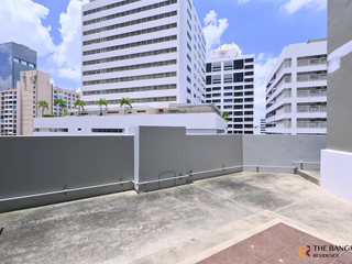 For rent 5 bedrooms condo in Huai Khwang, Bangkok