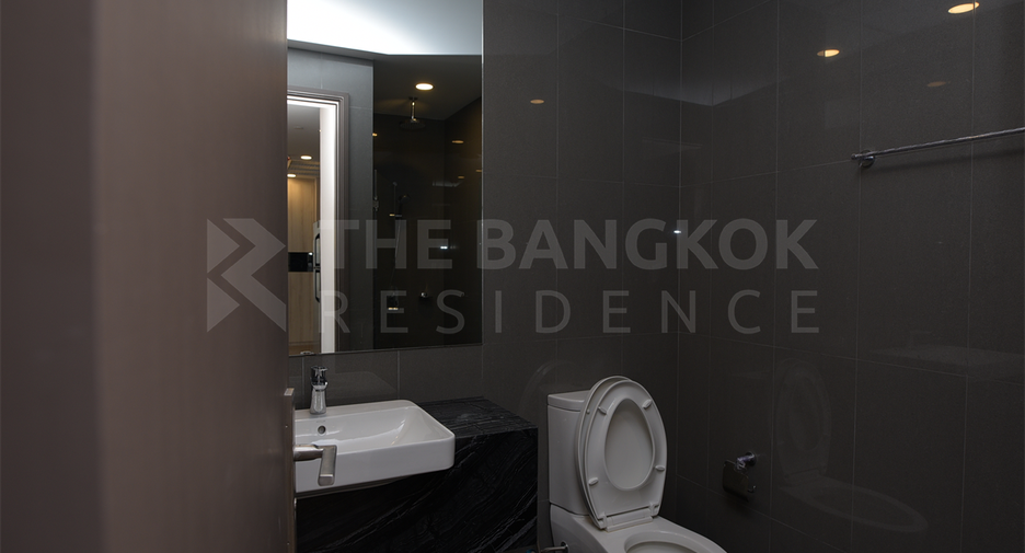 For rent 2 bedrooms condo in Bang Rak, Bangkok