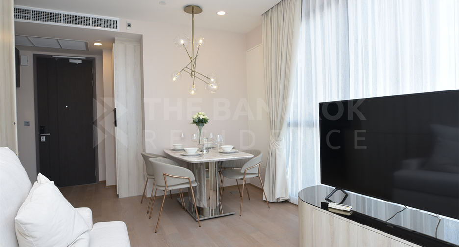 For rent 2 bedrooms condo in Bang Rak, Bangkok