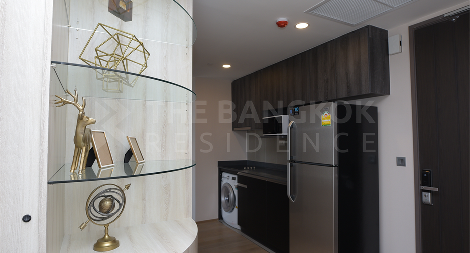 For rent 2 bedrooms condo in Bang Rak, Bangkok
