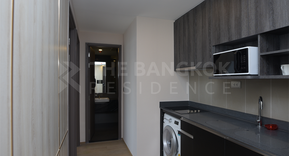 For rent 2 bedrooms condo in Bang Rak, Bangkok