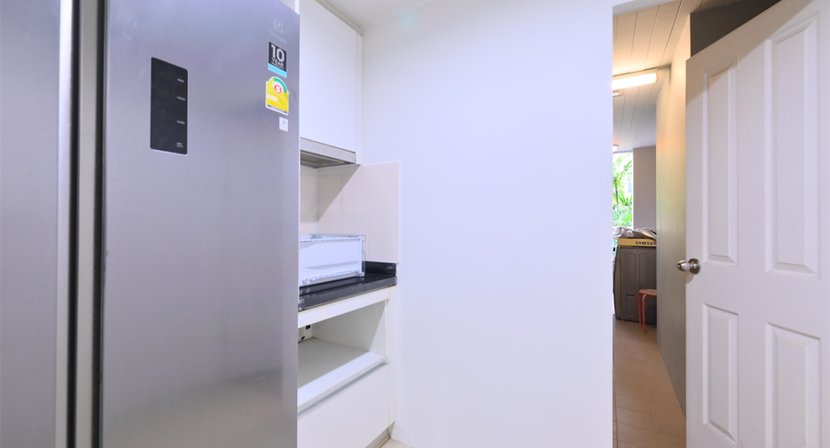 For rent 5 bedrooms condo in Huai Khwang, Bangkok