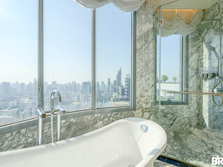 For rent 5 bedrooms condo in Watthana, Bangkok