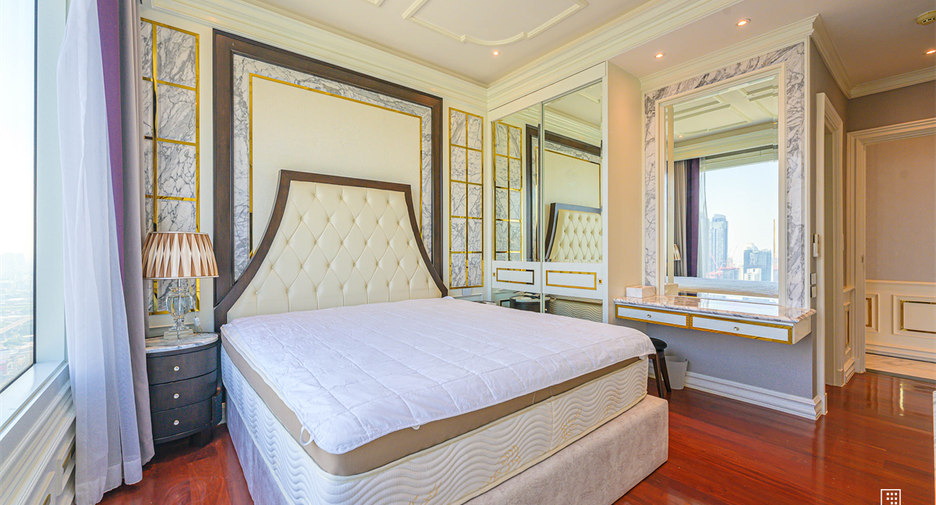 For rent 5 bedrooms condo in Watthana, Bangkok