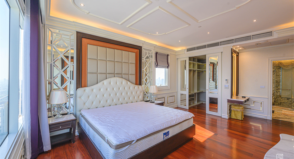 For rent 5 bedrooms condo in Watthana, Bangkok