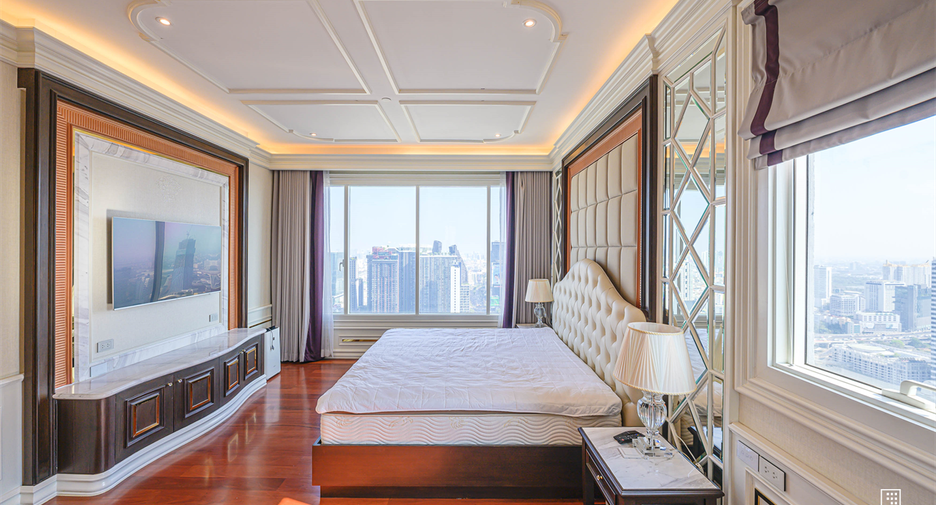 For rent 5 bedrooms condo in Watthana, Bangkok