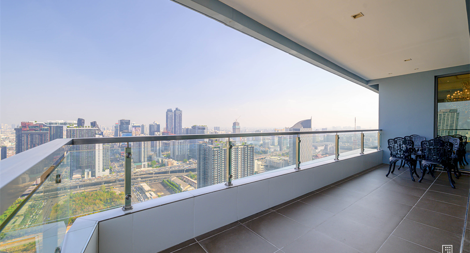 For rent 5 bedrooms condo in Watthana, Bangkok